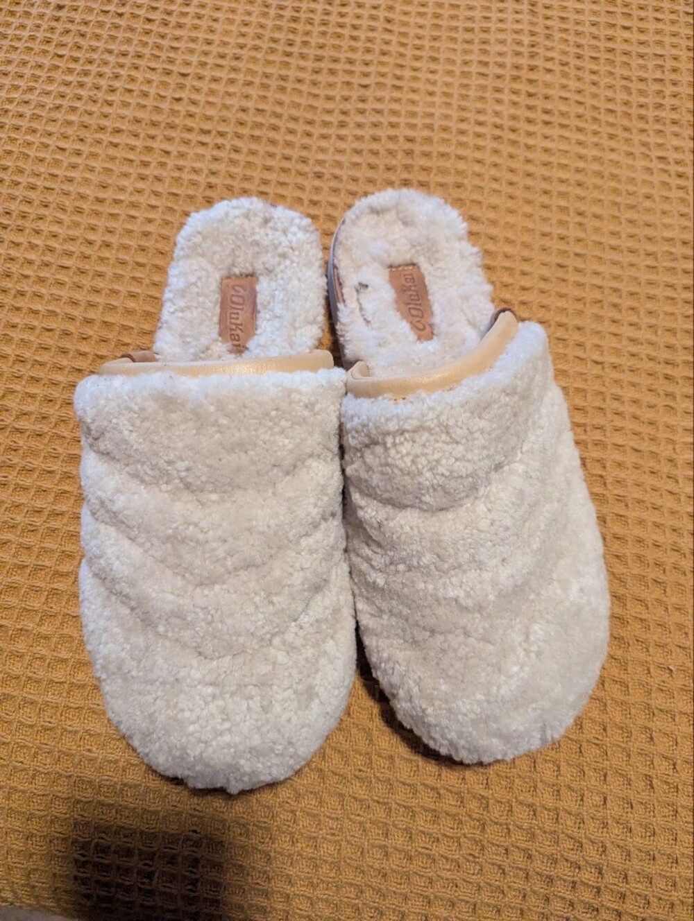 Olukai White Sherpa Slide Slippers, 9